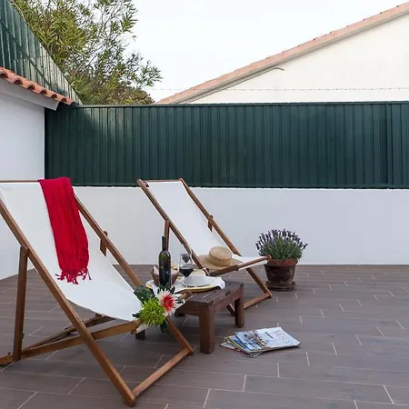 Alojamento de Acomodação e Pequeno-almoço Beachouse - Surf, 4*