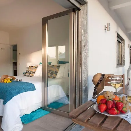 Beachouse - Surf, Bed & Breakfast