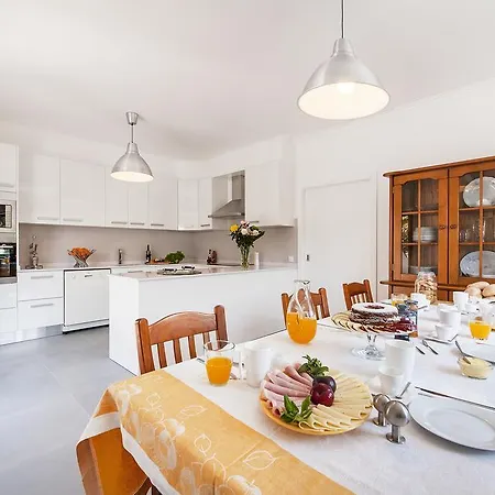 Beachouse - Surf, Alojamento de Acomodação e Pequeno-almoço