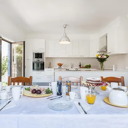 Alojamento de Acomodação e Pequeno-almoço Beachouse - Surf, 4*