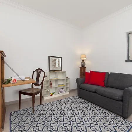 Beachouse - Surf, Bed & Breakfast