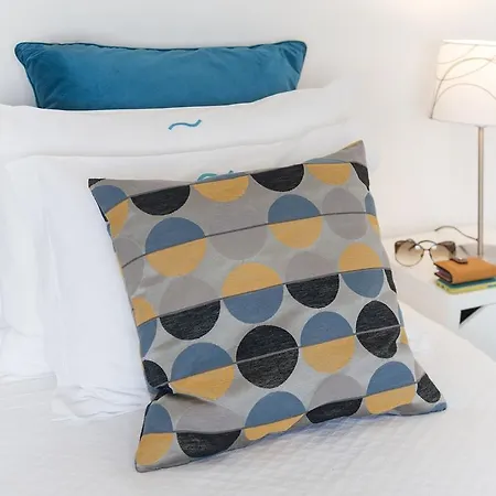 Beachouse - Surf, Alojamento de Acomodação e Pequeno-almoço Ericeira