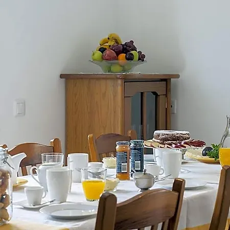 Beachouse - Surf, לינה וארוחת בוקר 4*
