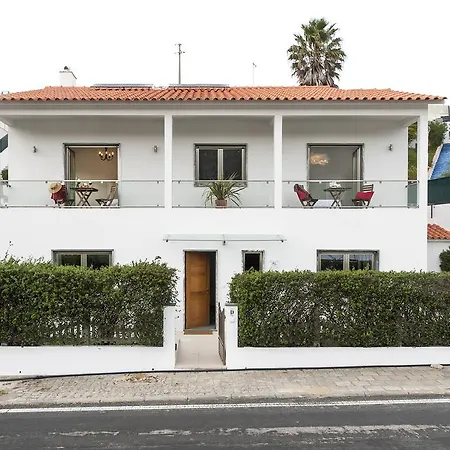 Beachouse - Surf, Bed & Breakfast Ericeira