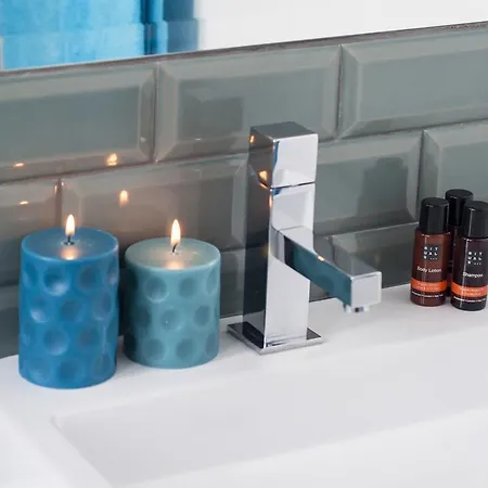 Beachouse - Surf, Alojamento de Acomodação e Pequeno-almoço 4*