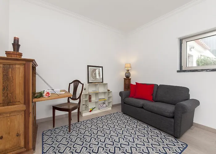 Beachouse - Surf, Bed and Breakfast