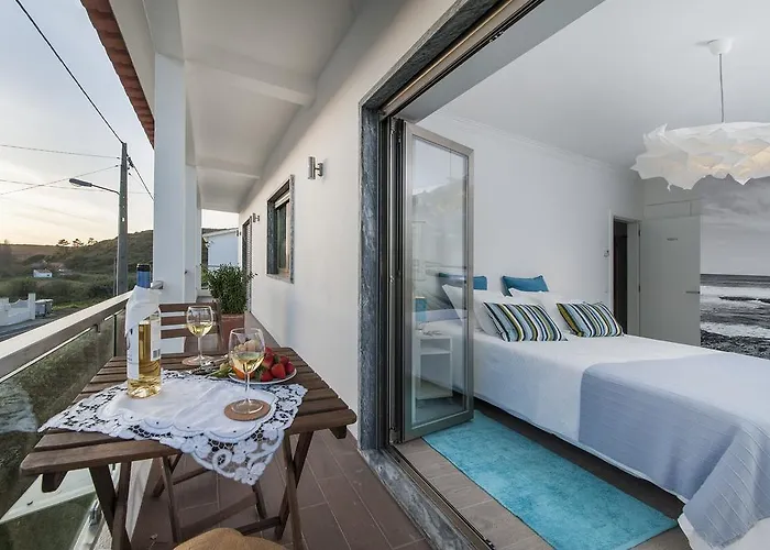 Beachouse - Surf, Bed and Breakfast Ericeira