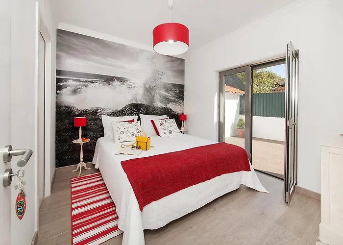 Beachouse - Surf, Bed and Breakfast 4*