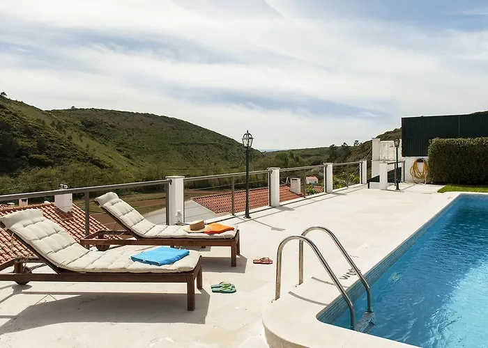 Beachouse - Surf, Bed and Breakfast